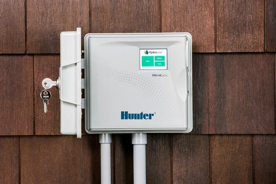 hunter hydrawise controller2.webp